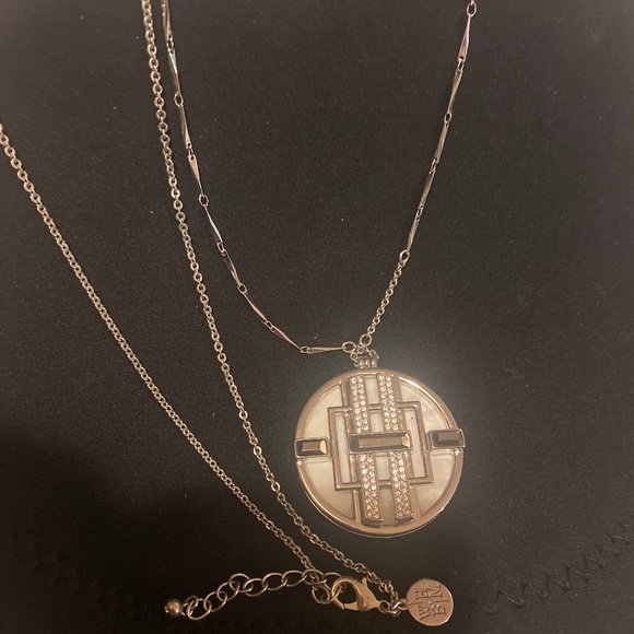 WHITE HOUSE BLACK MARKET PENDANT - Picture 6 of 7